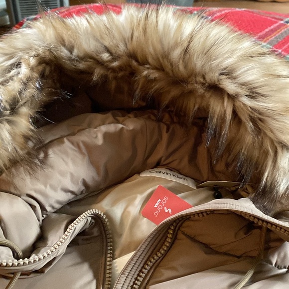Calvin Klein Gap Brown Puffer Jacket with Faux Fur Hood - Picture 9 of 11